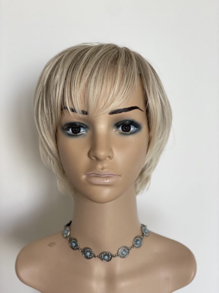 short wig with fringe blond